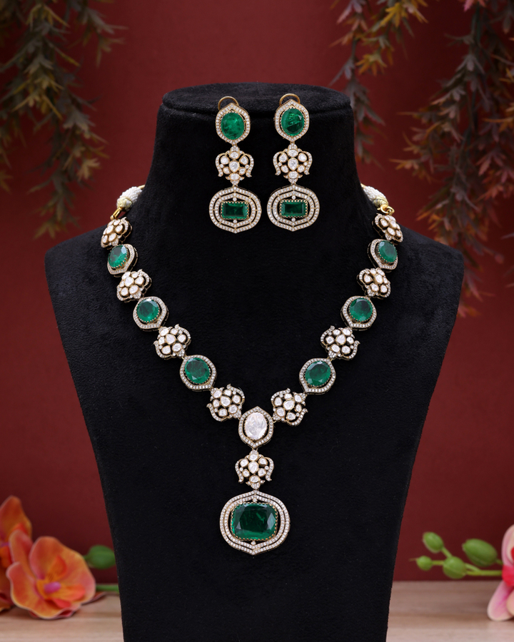 Rang-e-Panna Emerald Elegance Necklace Set