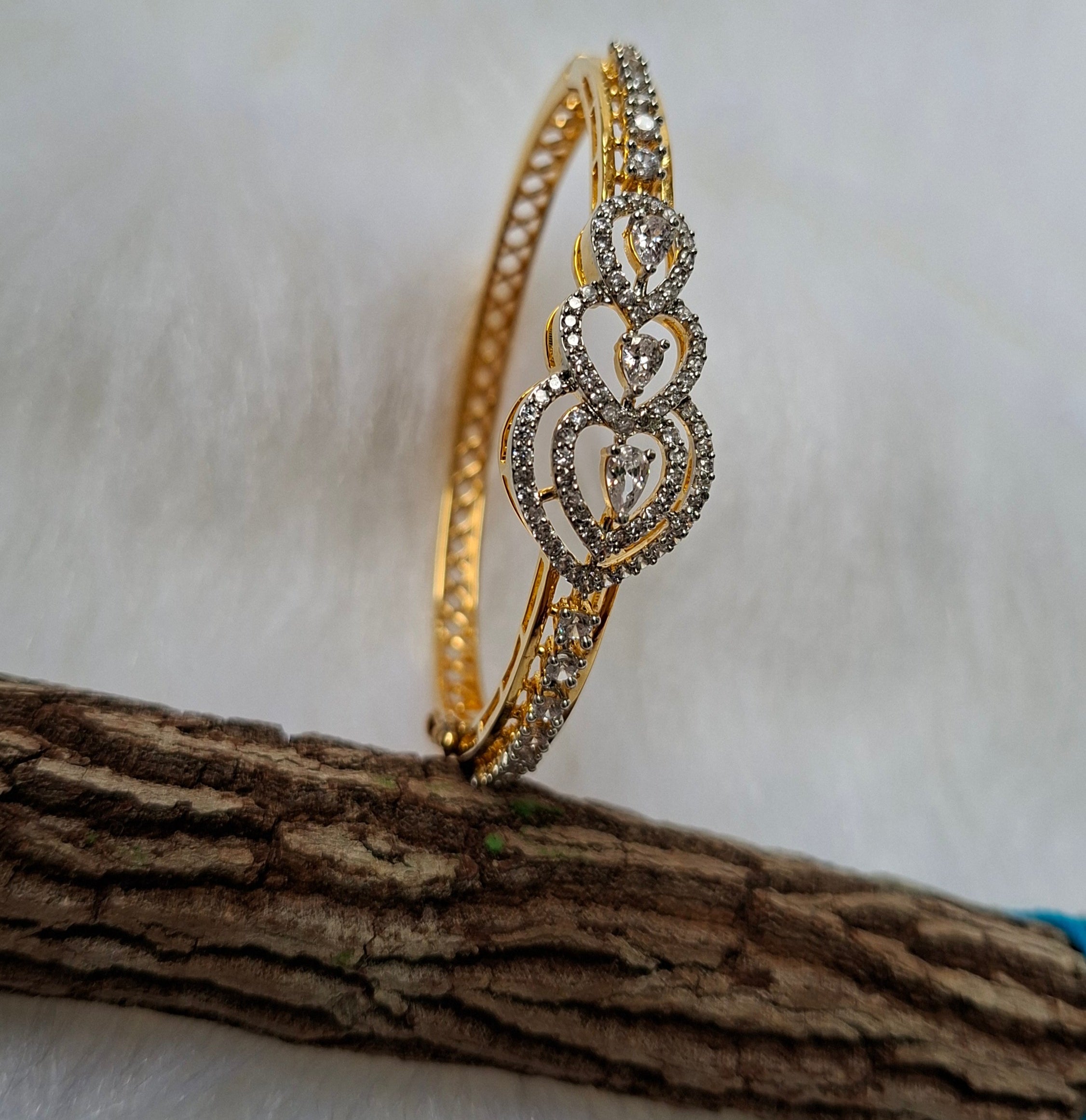 Hearts of Shine Bracelet