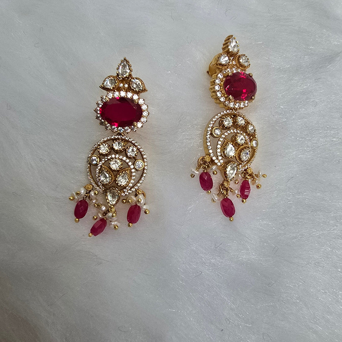 Peacock Ruby Haar