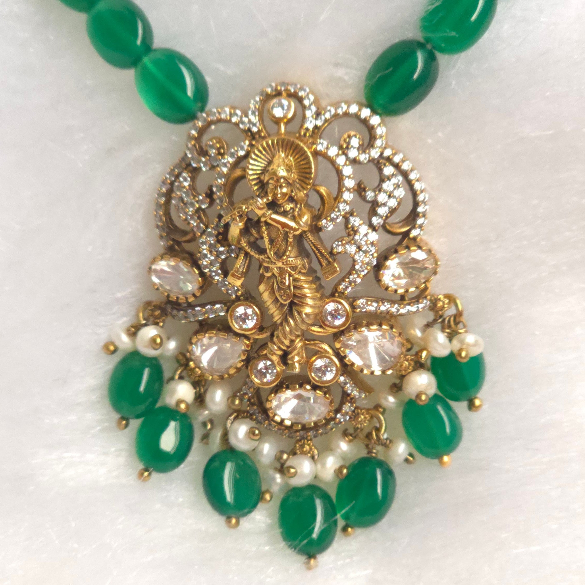 Murlidhar Emerald Pendant Set