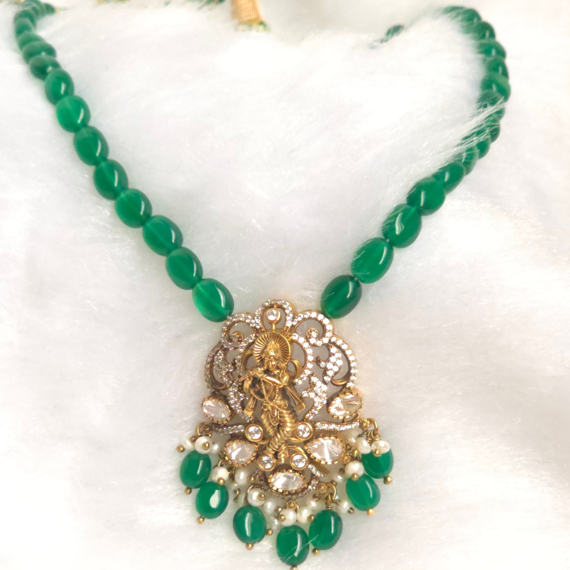 Murlidhar Emerald Pendant Set