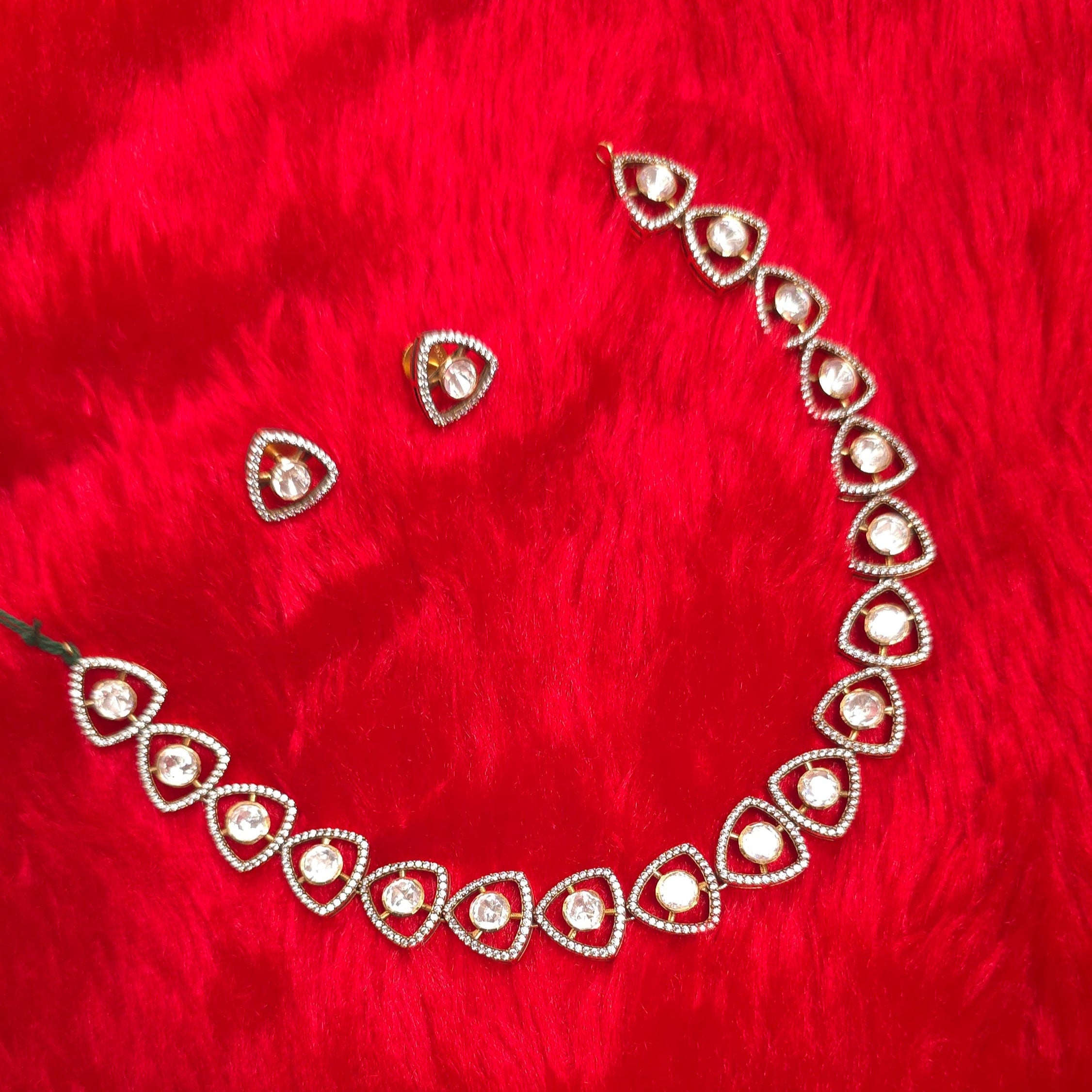 Triangle Glow Necklace Set