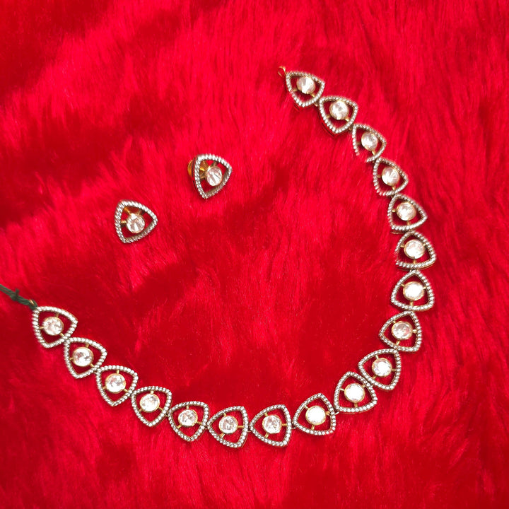 Triangle Glow Necklace Set