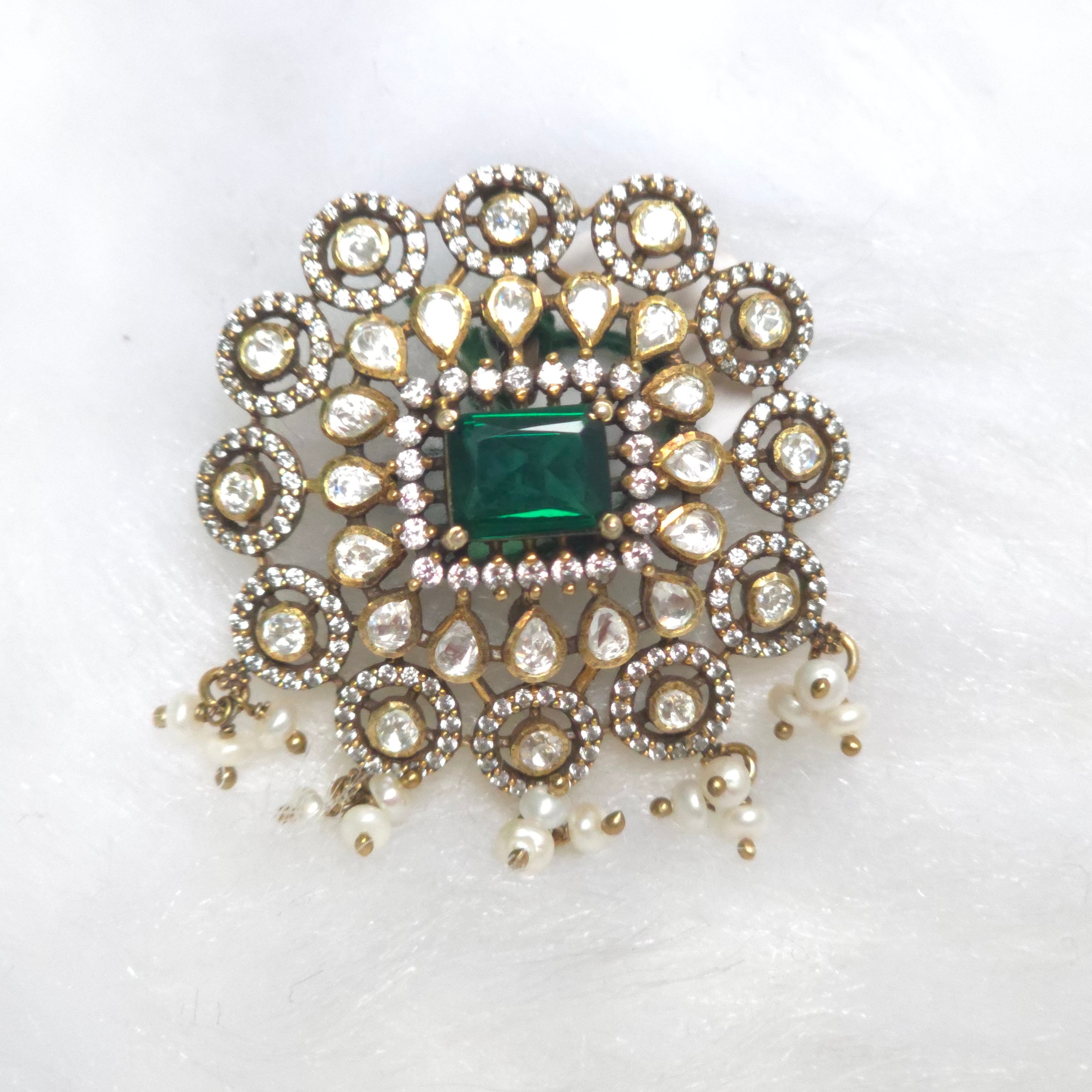 Hari Ratna Pendant Set