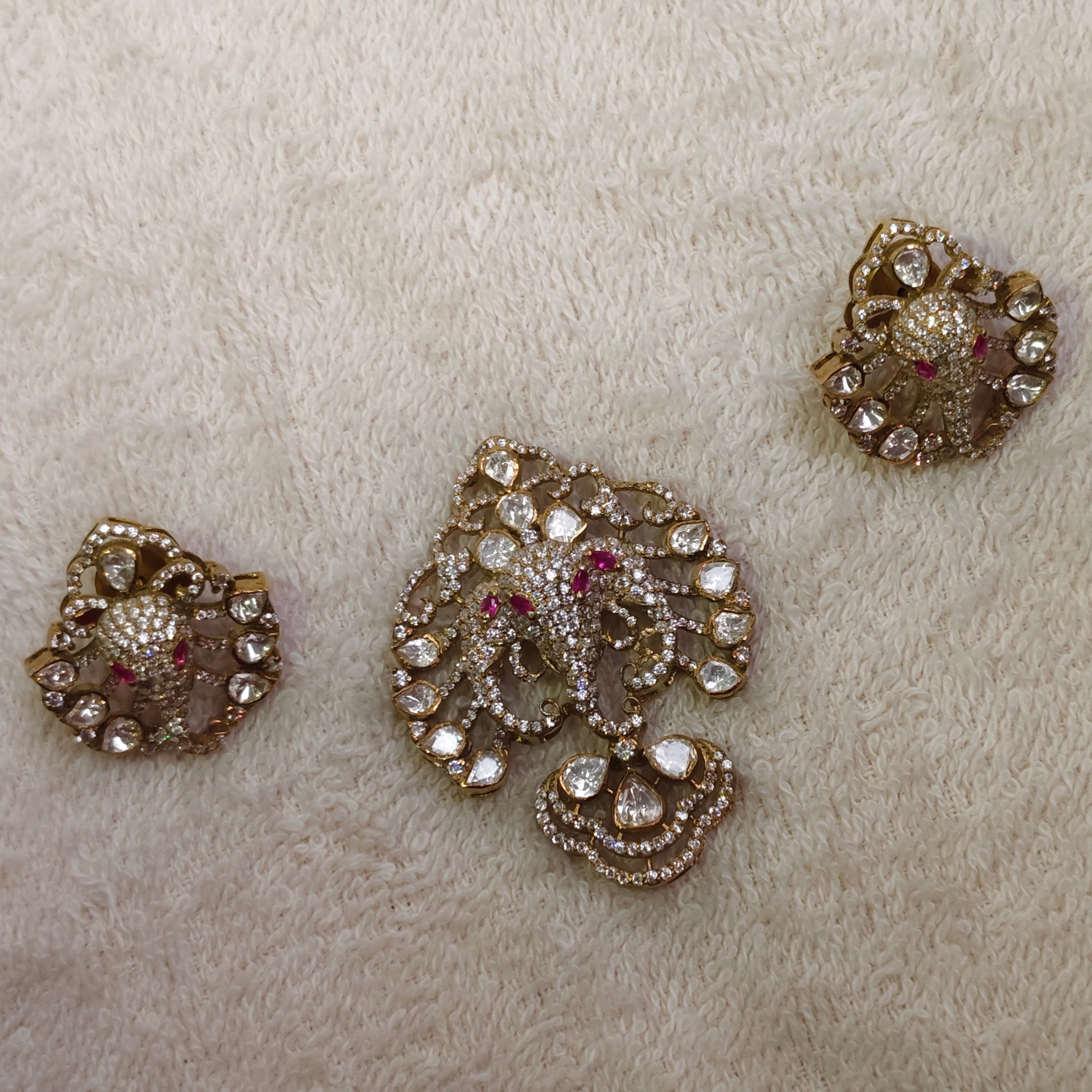 Vinayak Adorn Pendant Set