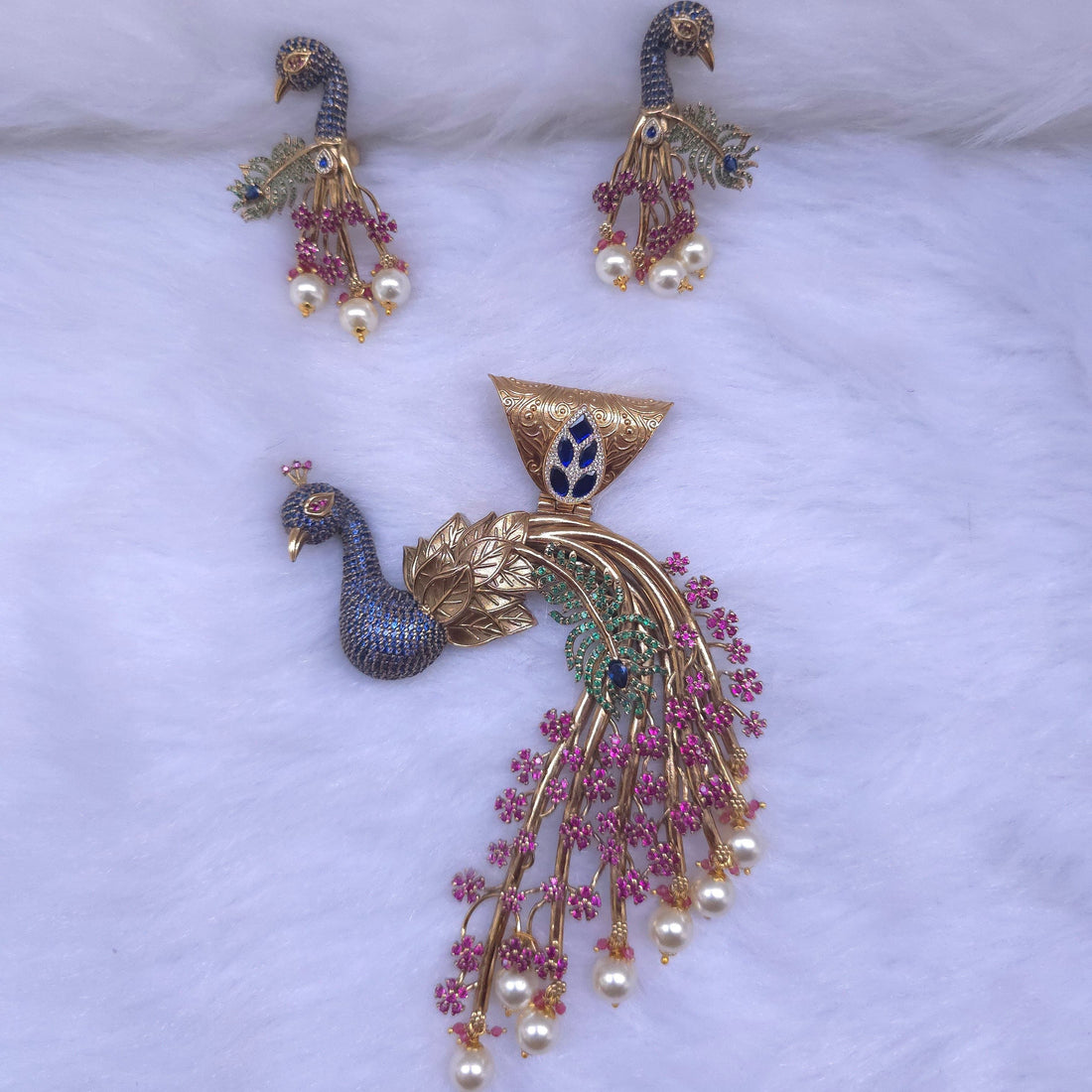 Mayur Leela Pendant