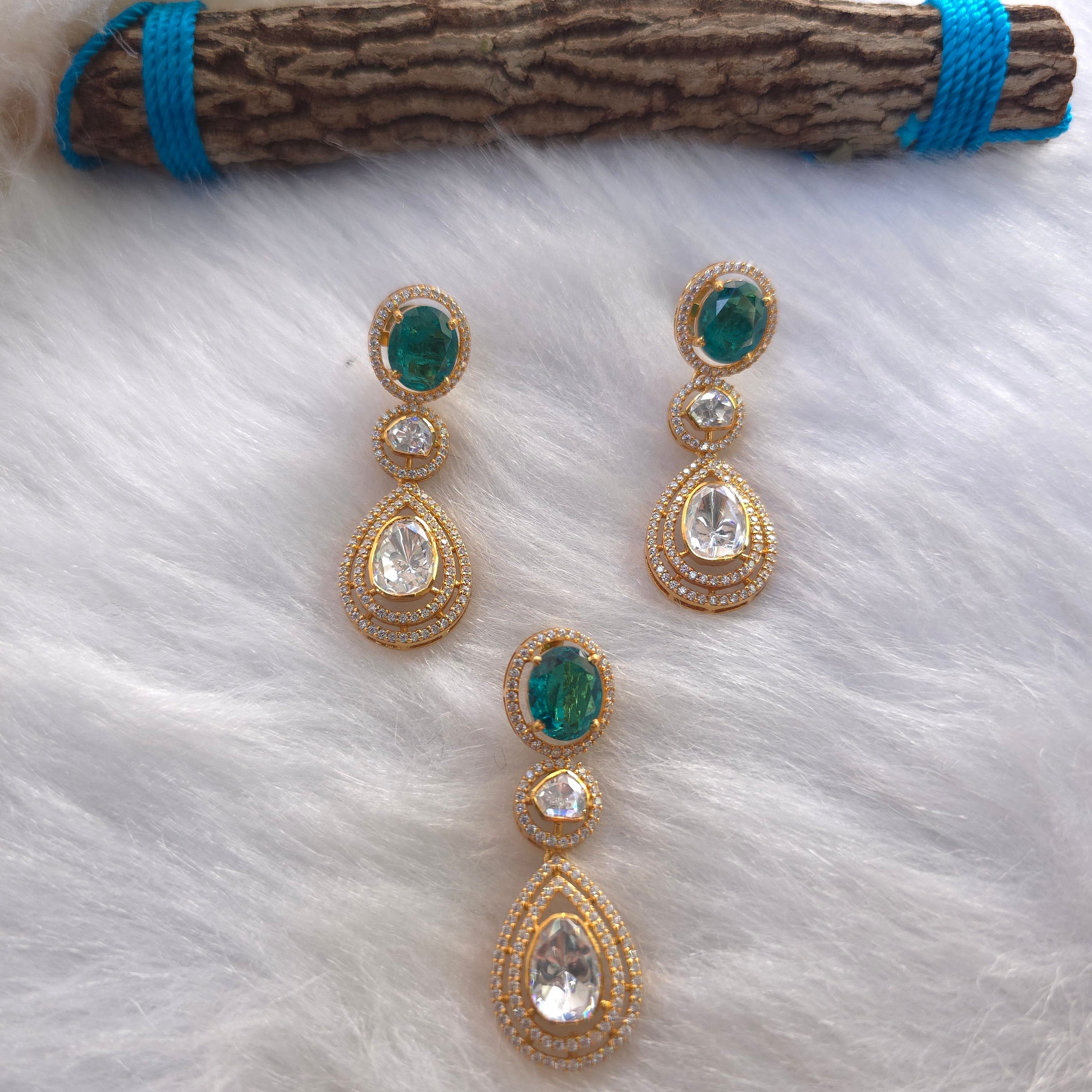 Emerald panna teardrop pendant set in 925 silver