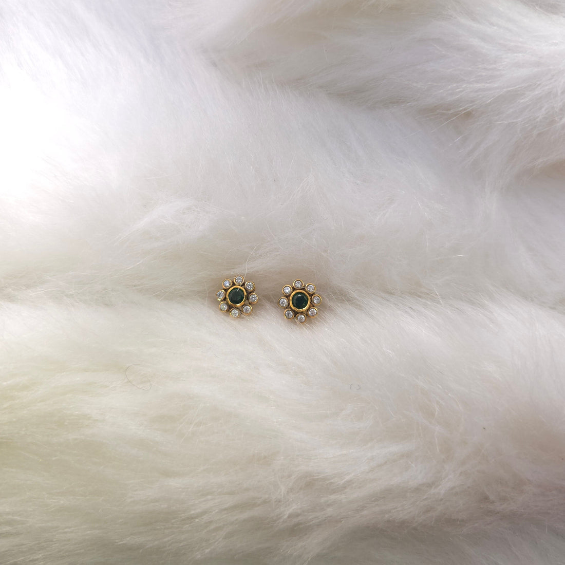 Sitara Pushp Moissanite Silver Studs
